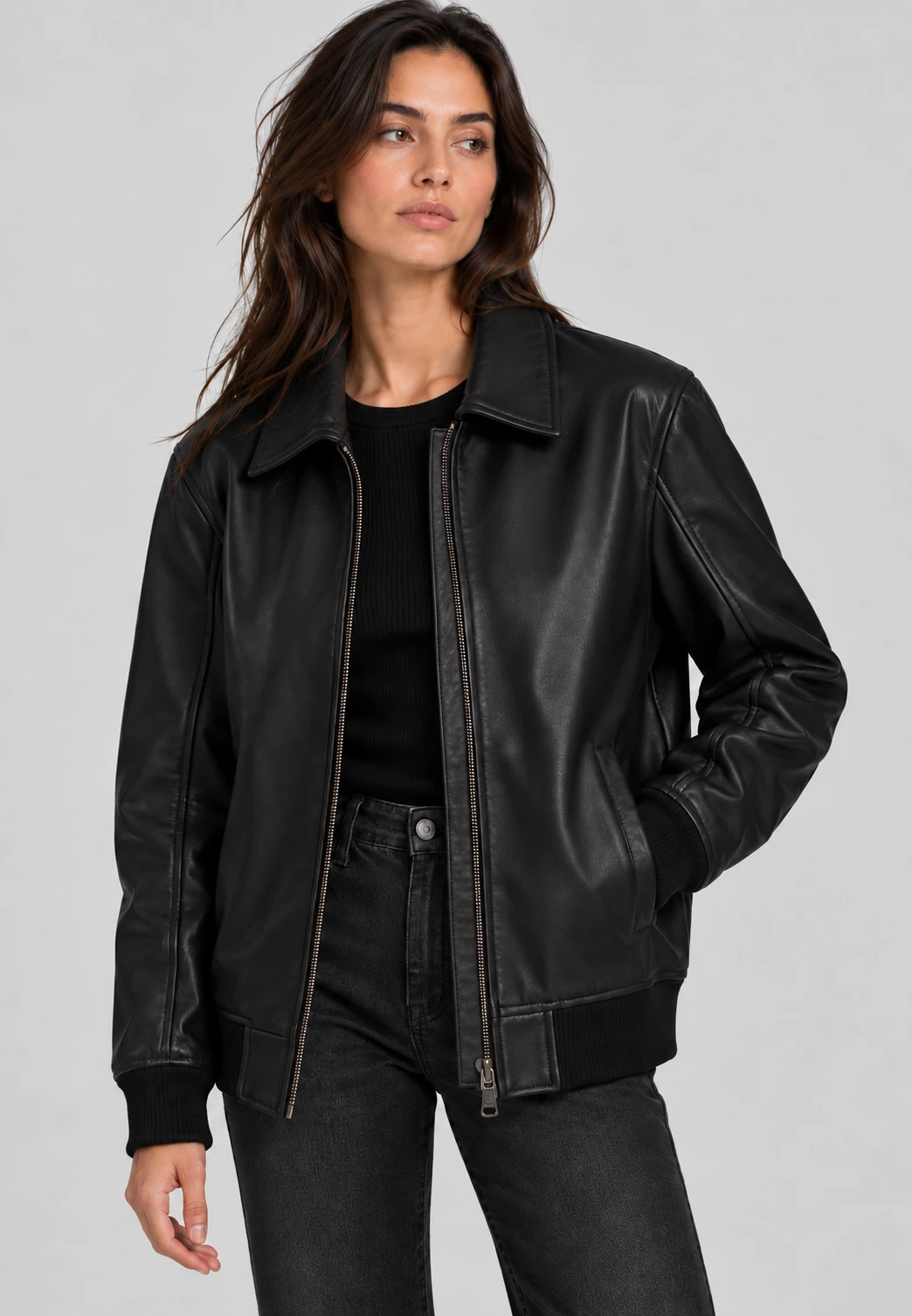 LE COMMANDANT AVIATOR HERITAGE | L'AVIATRICE - NOIR - Image de la galerie